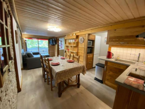 Appartement cosy 6 personnes avec grande terrasse et parking, près des activités - FR-1-241-181